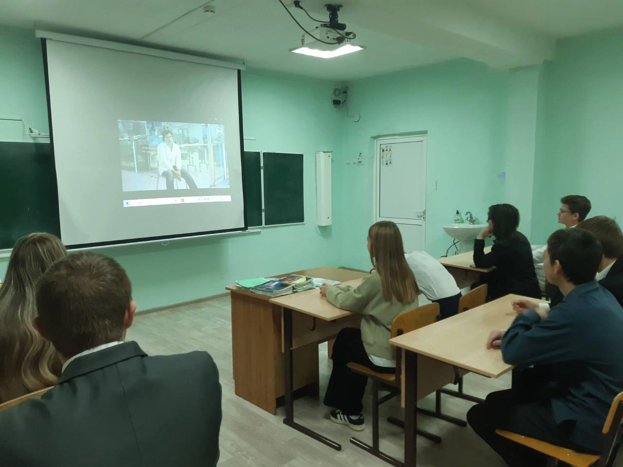 Россия – мои горизонты: 9 класс открывает двери в будущее с "Билетом в будущее"! Россия – мои горизонты: 9 класс открывает двери в будущее с "Билетом в будущее"!.